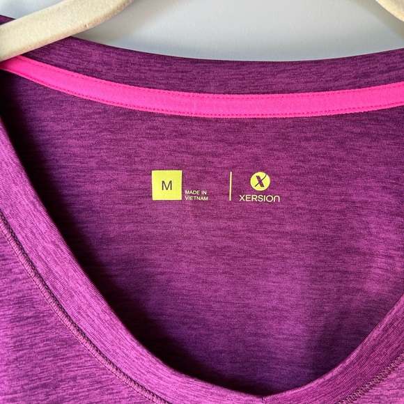 Workout top - Picture 2 of 3